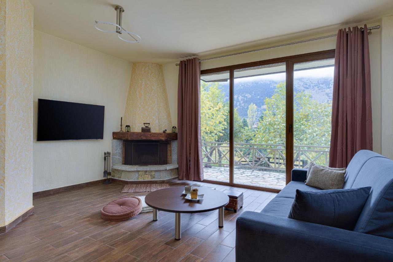 Parnassus Dreamwood Chalet Eptálofos Dış mekan fotoğraf